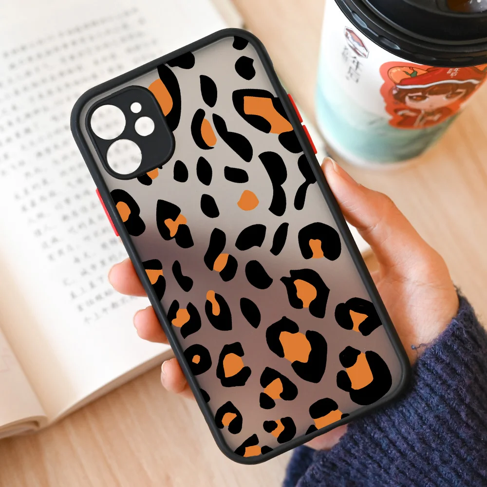 Fashion Luxury Abstract Leopard Pattern Case For iPhone 13 12 11 Pro Max XS Max XR XS mini 7 8 Plus SE2 Matte Shockproof Cover
Fashion Luxury Abstract Leopard Pattern Case For iPhone 13 12 11 Pro Max XS Max XR XS mini 7 8 Plus SE2 Matte Shockproof Cover