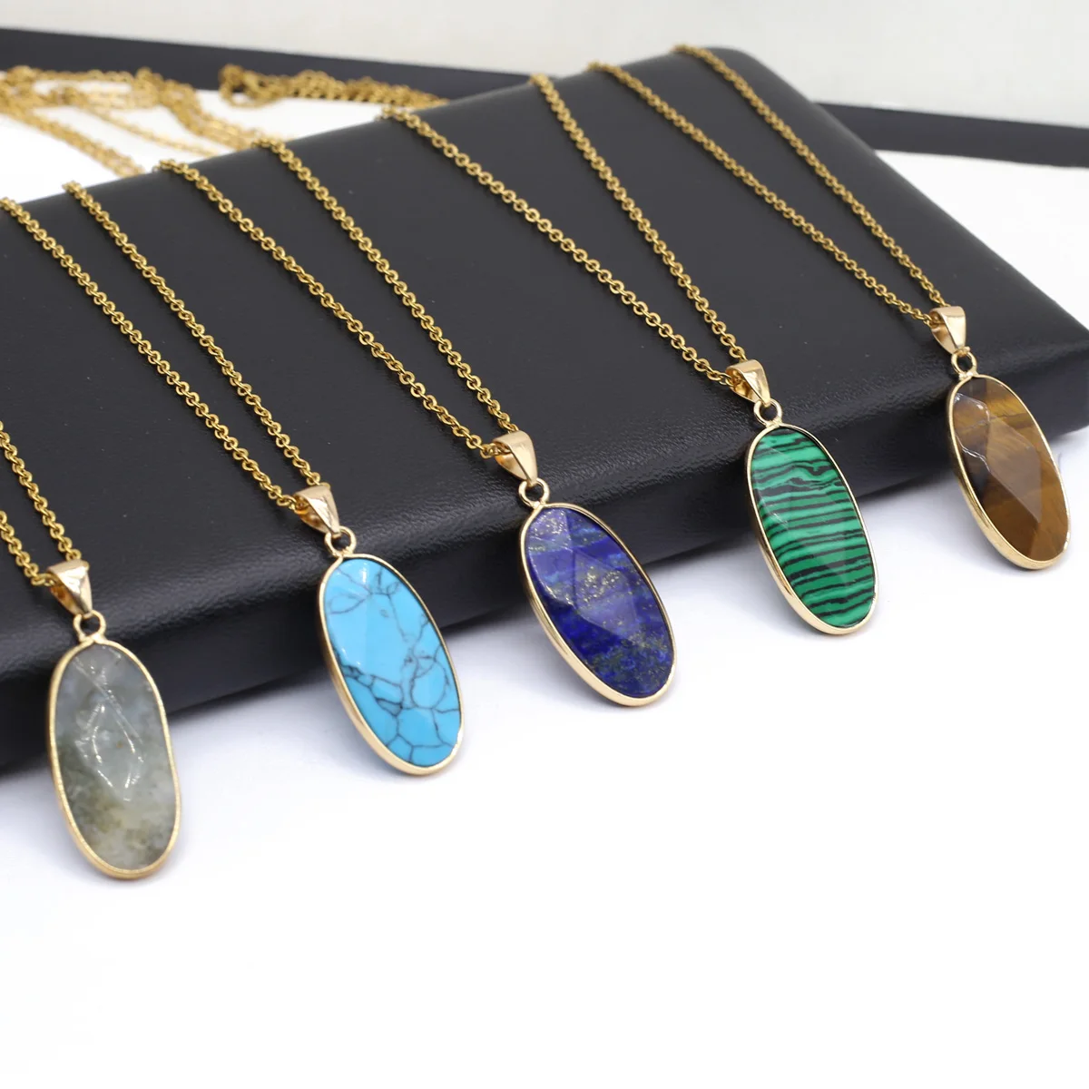 Natural Crystal Agate Stone Oval Faceted Metal Chain Pendant Necklace for Women and Men Jewelry Reiki Healing Gift 18x35MM
Natural Crystal Agate Stone Oval Faceted Metal Chain Pendant Necklace for Women and Men Jewelry Reiki Healing Gift 18x35MM