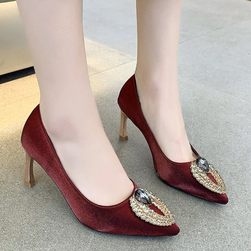 Fashion Crystal Thin Heels Pumps Women 2022 New Slip-on Rhinestone Party Shoes Woman Sexy Pointed Toe High Heels Shoes
Fashion Crystal Thin Heels Pumps Women 2022 New Slip-on Rhinestone Party Shoes Woman Sexy Pointed Toe High Heels Shoes