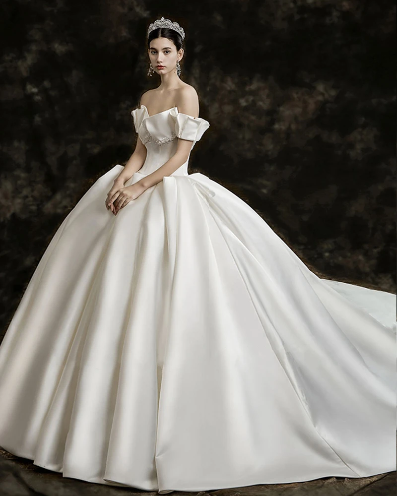 Haute Couture Romantic Off the Shoulder Pleat Crystal Ball Gown Sweetheart Beading Satin Short Sleeve Floor-Length Wedding Dress
Haute Couture Romantic Off the Shoulder Pleat Crystal Ball Gown Sweetheart Beading Satin Short Sleeve Floor-Length Wedding Dress