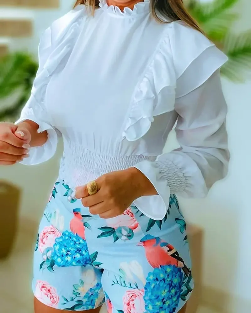 Женский офисный брючный костюм, повседневный комплект из топа с оборками и шортов с цветочным принтом, весна-осень 2022
Женский офисный брючный костюм, повседневный комплект из топа с оборками и шортов с цветочным принтом, весна-осень 2022