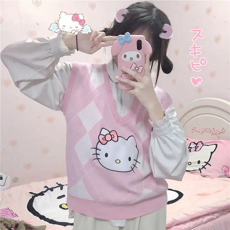 Kawaii Sanrioed HelloKittys жилет вязаный свитер Мультфильм милая девушка сердце Осень и зима модный УТЕПЛЕННЫЙ ТОП подарок для девочек
Kawaii Sanrioed HelloKittys жилет вязаный свитер Мультфильм милая девушка сердце Осень и зима модный УТЕПЛЕННЫЙ ТОП подарок для девочек