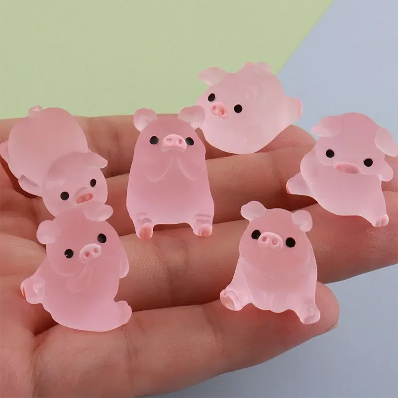 6 шт. светящиеся в темноте фигурки свинок из канифоли
6 шт. светящиеся в темноте фигурки свинок из канифоли