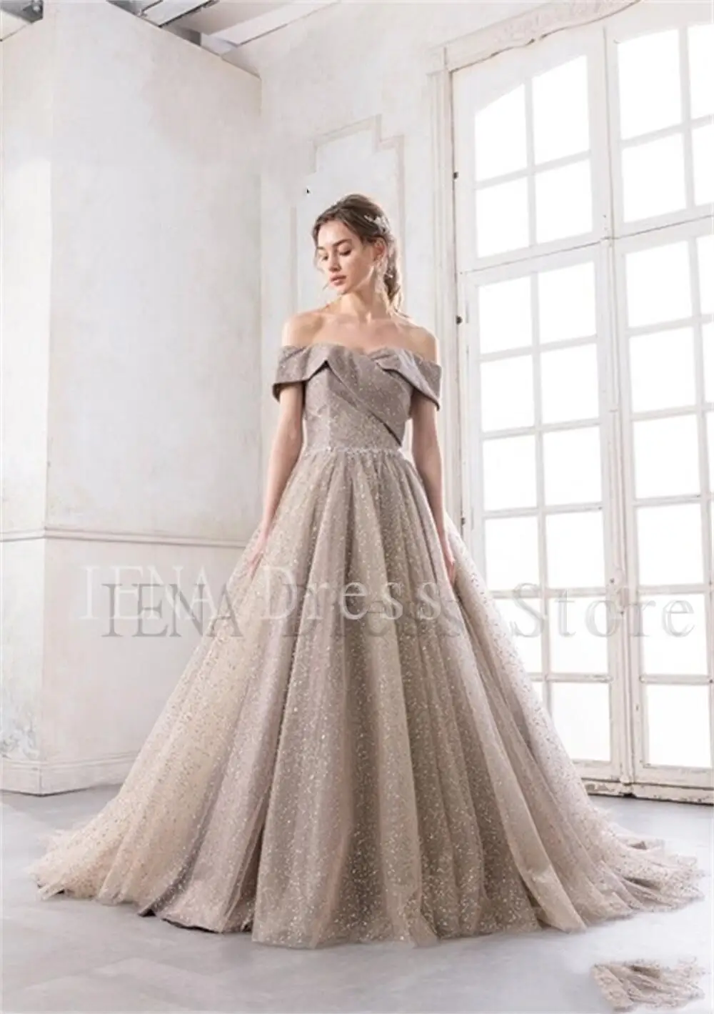 14039#Elegant ALINE Champagne Solid Color Exquisite Classic Off the Shoulder Strapless Half Sleeve Prom Dress Lady Evening Dress
14039#Elegant ALINE Champagne Solid Color Exquisite Classic Off the Shoulder Strapless Half Sleeve Prom Dress Lady Evening Dress