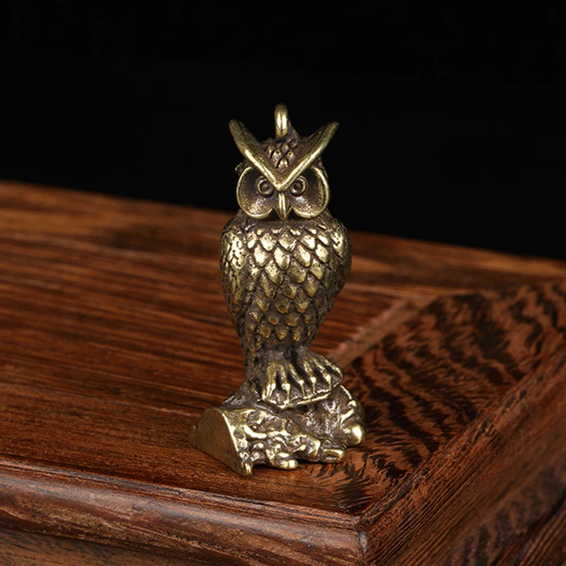 Retro Copper Animal Tea Pet Retro Brass Owl Ornaments Miniature Statues Desktop Decorations Decoration Crafts Keychain Pendant
Retro Copper Animal Tea Pet Retro Brass Owl Ornaments Miniature Statues Desktop Decorations Decoration Crafts Keychain Pendant
