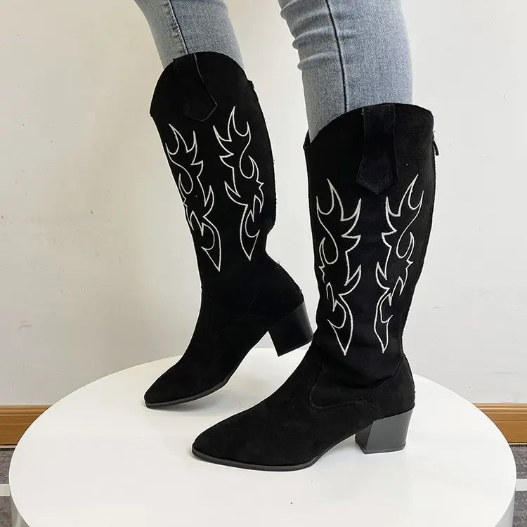 New Fashion Women Western Cowboy Boots Pointed Women's Shoes Printing Mid Calf Boots Winter Chunky Heel Wedges Knight Boots
New Fashion Women Western Cowboy Boots Pointed Women's Shoes Printing Mid Calf Boots Winter Chunky Heel Wedges Knight Boots