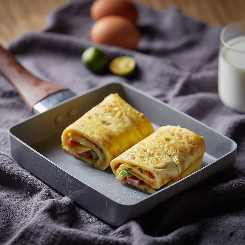 Сковорода для жарки Tamagoyaki омлет черная антипригарная сковорода для яиц кухонный горшок для блинов используется для газовой плиты
Сковорода для жарки Tamagoyaki омлет черная антипригарная сковорода для яиц кухонный горшок для блинов используется для газовой плиты