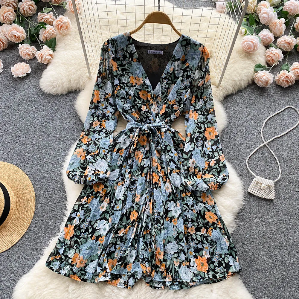 Light and Mature V-neck Long-sleeved Floral Dress Women's Spring and Autumn New Lace-up Waist Fairy Temperament A-line Skirt
Light and Mature V-neck Long-sleeved Floral Dress Women's Spring and Autumn New Lace-up Waist Fairy Temperament A-line Skirt