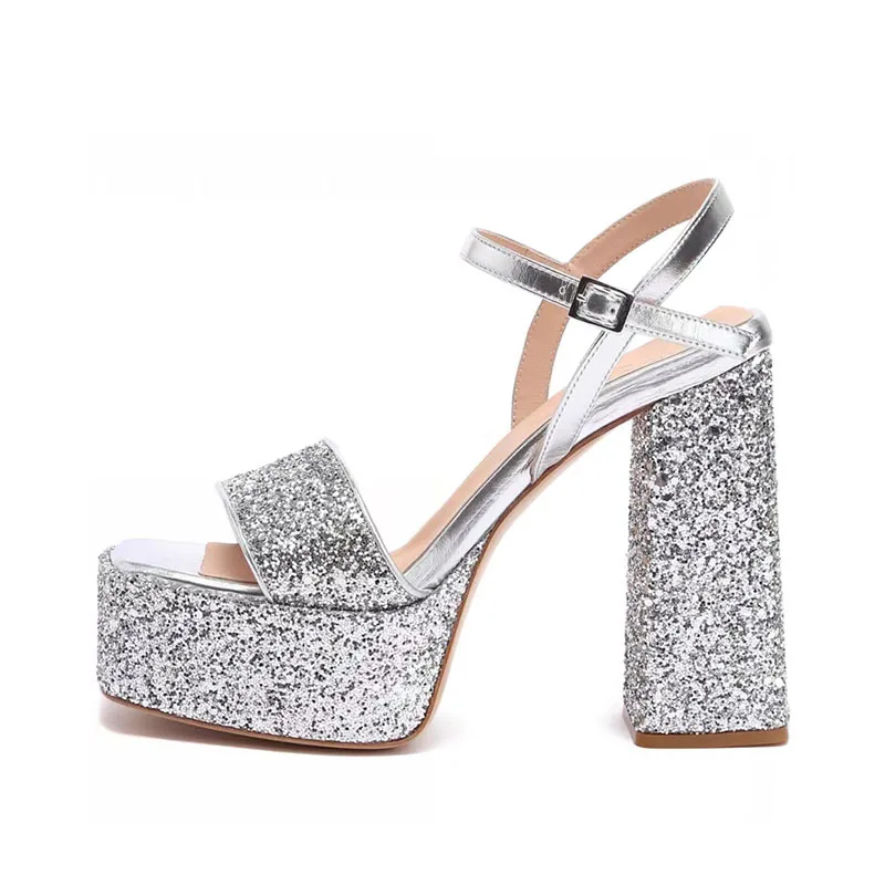 Arden Furtado 2023 Summer Sequin leather Square toe Waterproof platform Chunky heels word-cingulate Fashion sandals
Arden Furtado 2023 Summer Sequin leather Square toe Waterproof platform Chunky heels word-cingulate Fashion sandals