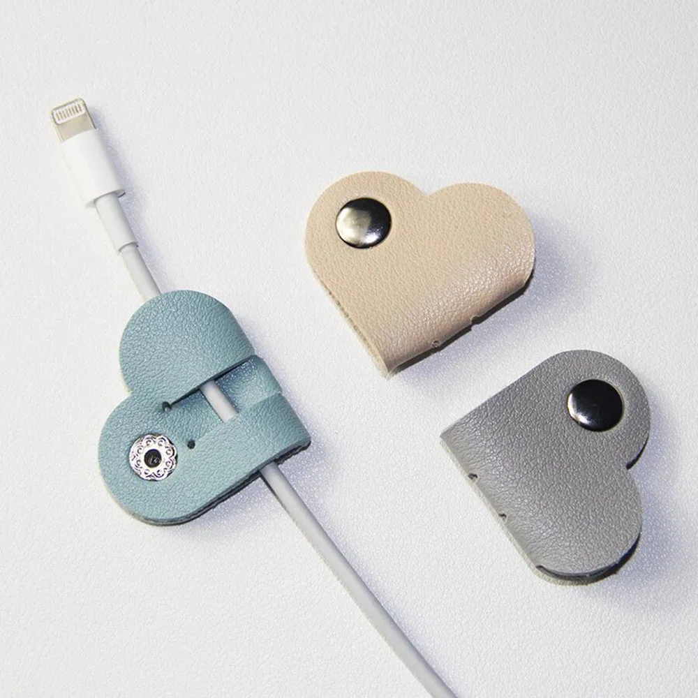 1Pcs Leather Cable Winder Portable Mini Heart Shape Cable Winder For Headphone Wire Charger Data Cord Protector Holder Clips
1Pcs Leather Cable Winder Portable Mini Heart Shape Cable Winder For Headphone Wire Charger Data Cord Protector Holder Clips