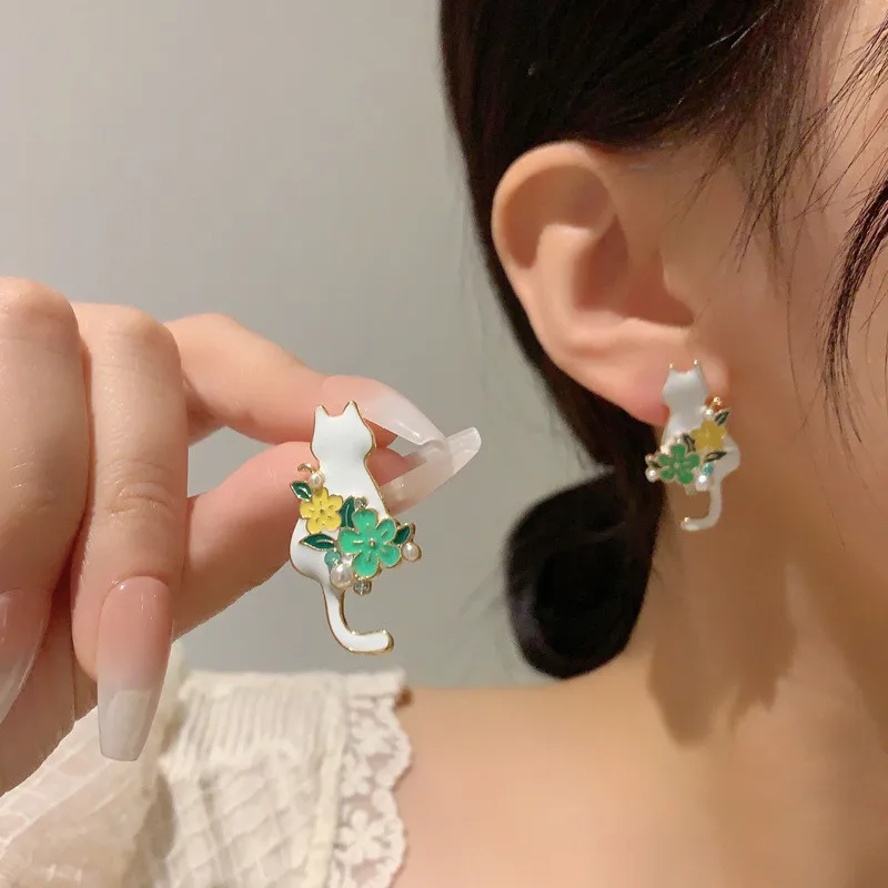 Vintage Sweet Enamel Flower White Cat Earrings for Women Girl Fashion Cute Flower Animal Earring Party Birthday Jewelry Gifts
Vintage Sweet Enamel Flower White Cat Earrings for Women Girl Fashion Cute Flower Animal Earring Party Birthday Jewelry Gifts