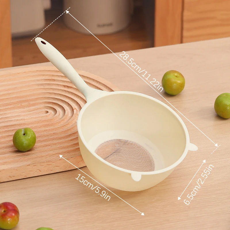 Пластиковый дуршлаг с длинными ручками 
Пластиковый дуршлаг с длинными ручками