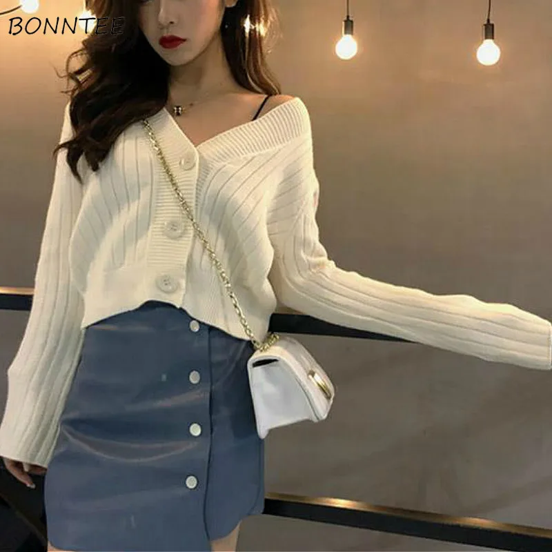 Cardigan Sweaters Women Solid V-Neck Single Breasted Leisure Simple Korean Style Trendy All-match Knitted Wear Feminino Autumn
Cardigan Sweaters Women Solid V-Neck Single Breasted Leisure Simple Korean Style Trendy All-match Knitted Wear Feminino Autumn