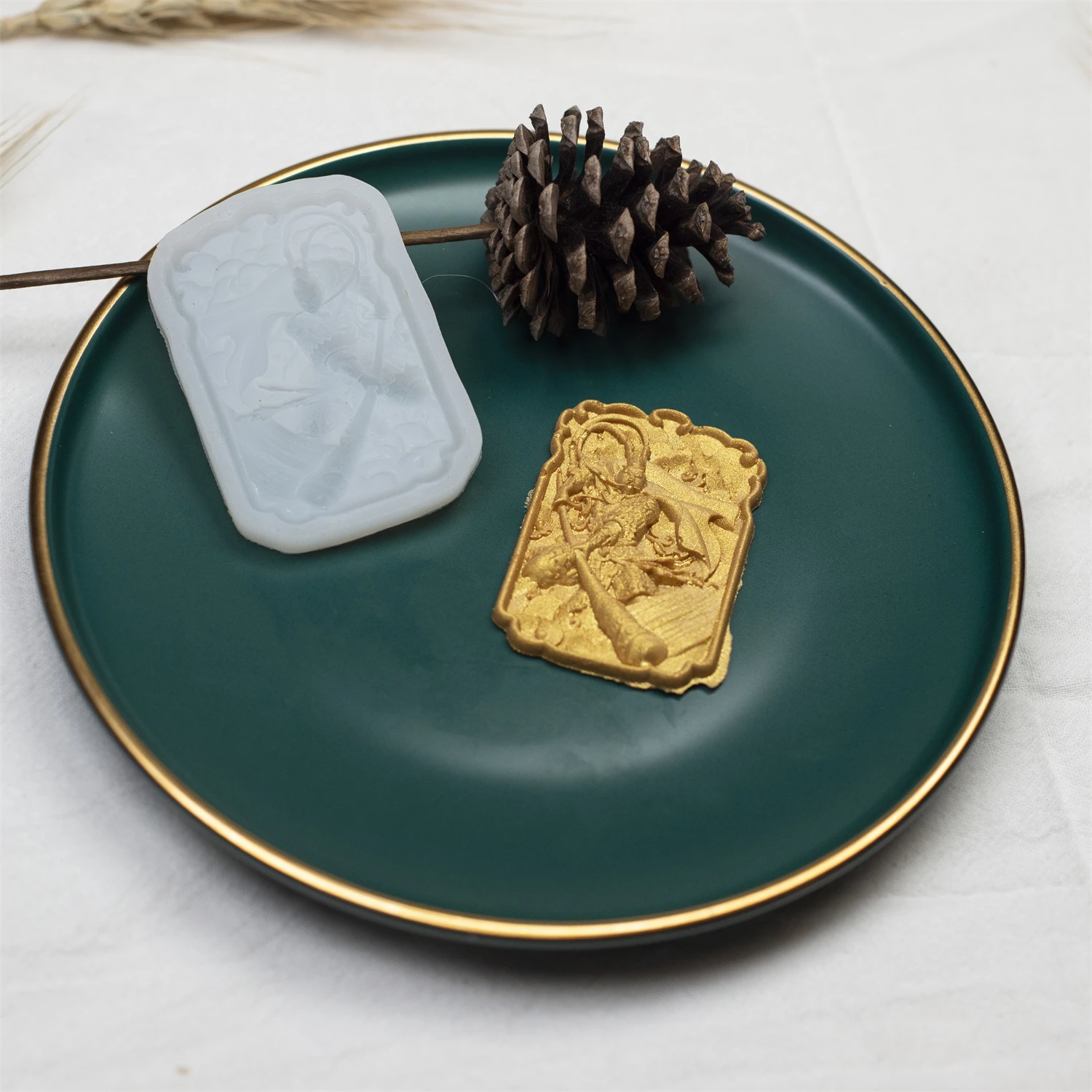 Monkey King cake mold DIY silicone fondant baking tools hand drop glue ornaments decoration
Monkey King cake mold DIY silicone fondant baking tools hand drop glue ornaments decoration