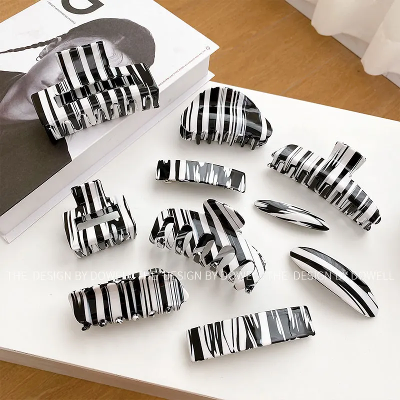 2022 New Acetate Black White Hair Claw Clips Korean Fashion Retro Grab Hair Clip Girl Hair Accessories for Women Hairpin Jewelry
2022 New Acetate Black White Hair Claw Clips Korean Fashion Retro Grab Hair Clip Girl Hair Accessories for Women Hairpin Jewelry