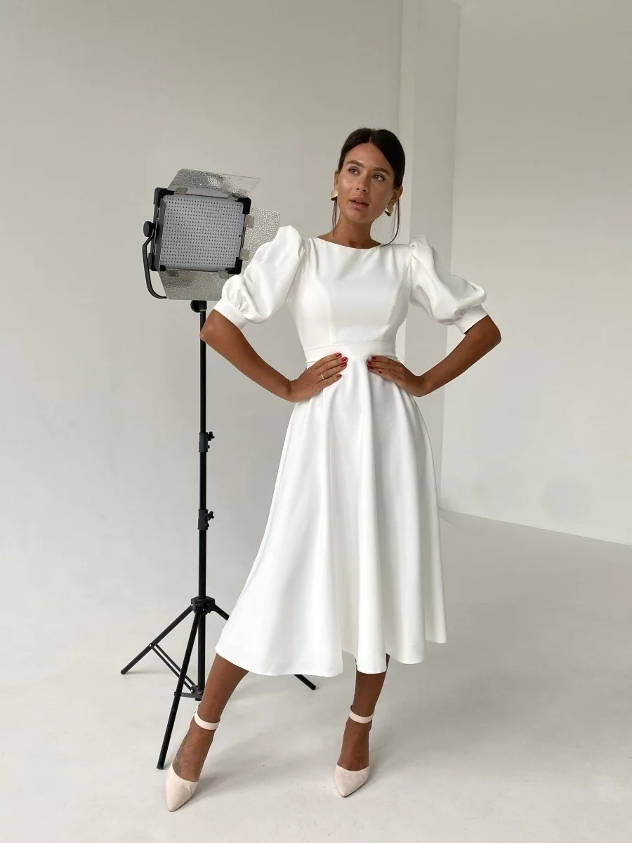 Женское платье макси с открытой спиной, черно-белое двухцветное платье с высокой талией, модель A647 на весну и осень, 2022
Женское платье макси с открытой спиной, черно-белое двухцветное платье с высокой талией, модель A647 на весну и осень, 2022