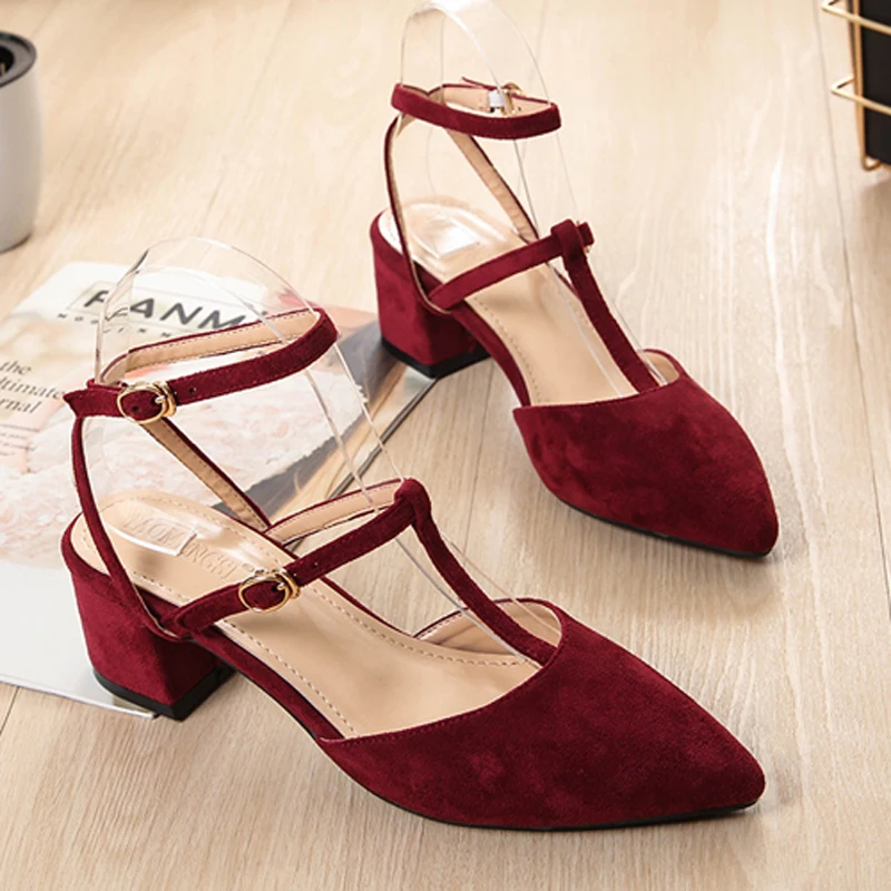 2022 New Fashion Woman Sandals Pointed Suede Single Shoes T-shaped Upper Buckle Shallow Mouth Shoes
2022 New Fashion Woman Sandals Pointed Suede Single Shoes T-shaped Upper Buckle Shallow Mouth Shoes