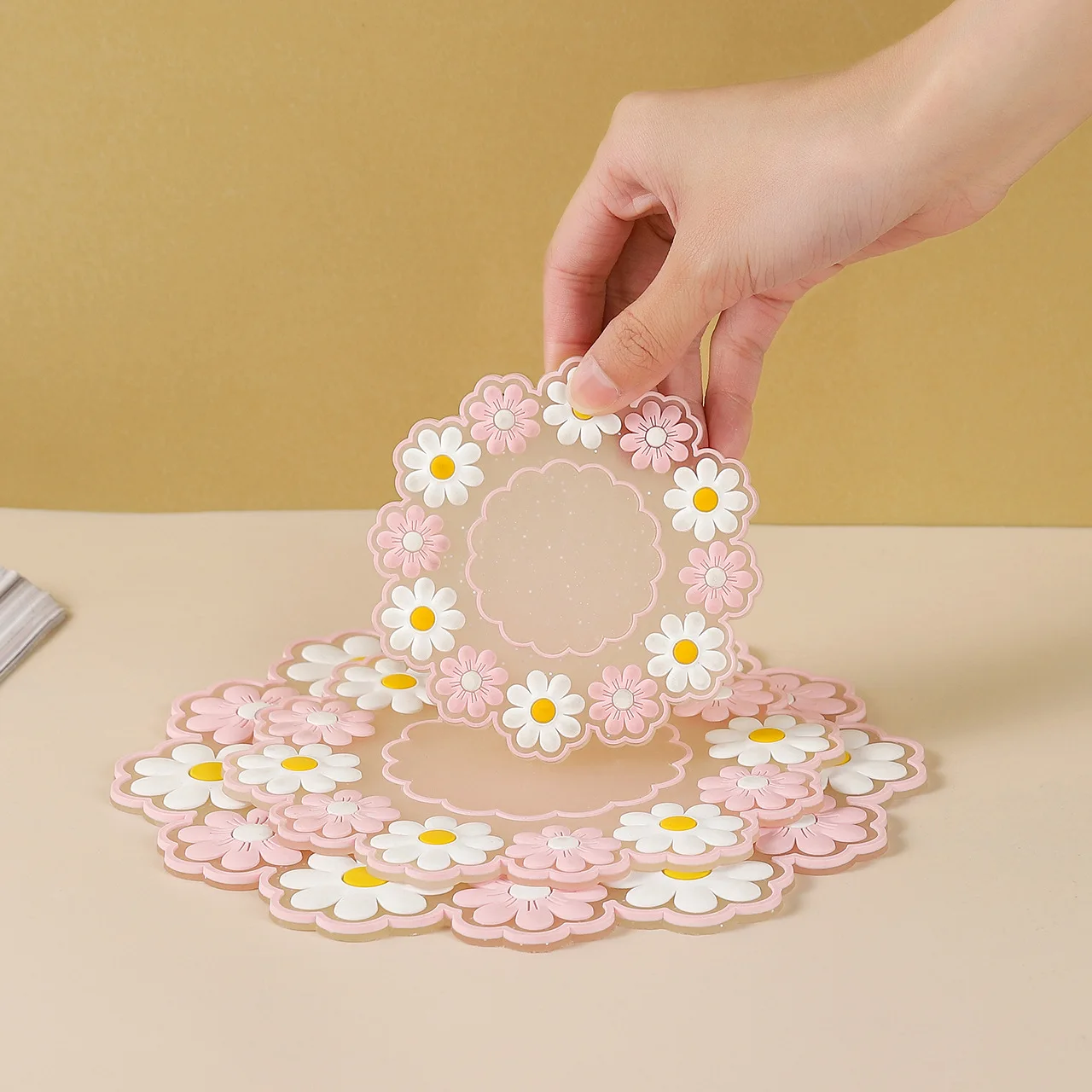 Small Fresh Insulation Pad Table Mat Waterproof Oil-proof Pot Pad Anti-scalding Bowl Pad Silicone Coaster
Small Fresh Insulation Pad Table Mat Waterproof Oil-proof Pot Pad Anti-scalding Bowl Pad Silicone Coaster