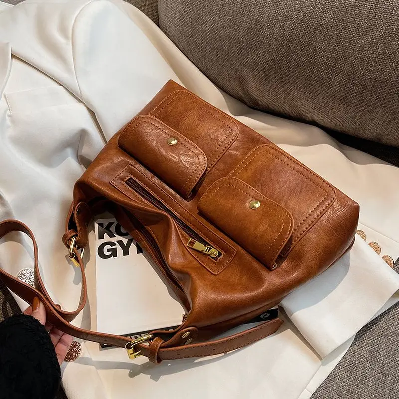 2023 Autumn Winter Vintage Bucket Bag Korean Fashion Multiple Pockets All Match Women Shoulder Bag Designer Bag Bolsas De Mujer
2023 Autumn Winter Vintage Bucket Bag Korean Fashion Multiple Pockets All Match Women Shoulder Bag Designer Bag Bolsas De Mujer