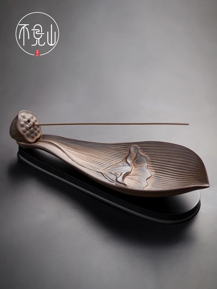 Ceramic Line Holder Domestic Sandalwood Incense Burner Indoor Study the Machine of Incensing Purified Air Lotus
Ceramic Line Holder Domestic Sandalwood Incense Burner Indoor Study the Machine of Incensing Purified Air Lotus