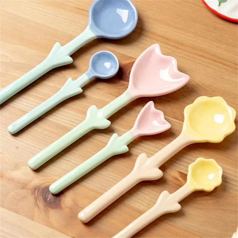 

Creative Ins Three-dimensional Tulip-shaped Ceramic Spoon Coffee Spoon Breakfast Spoon Dessert Spoon Ice Cream Spoon Rice Spoon