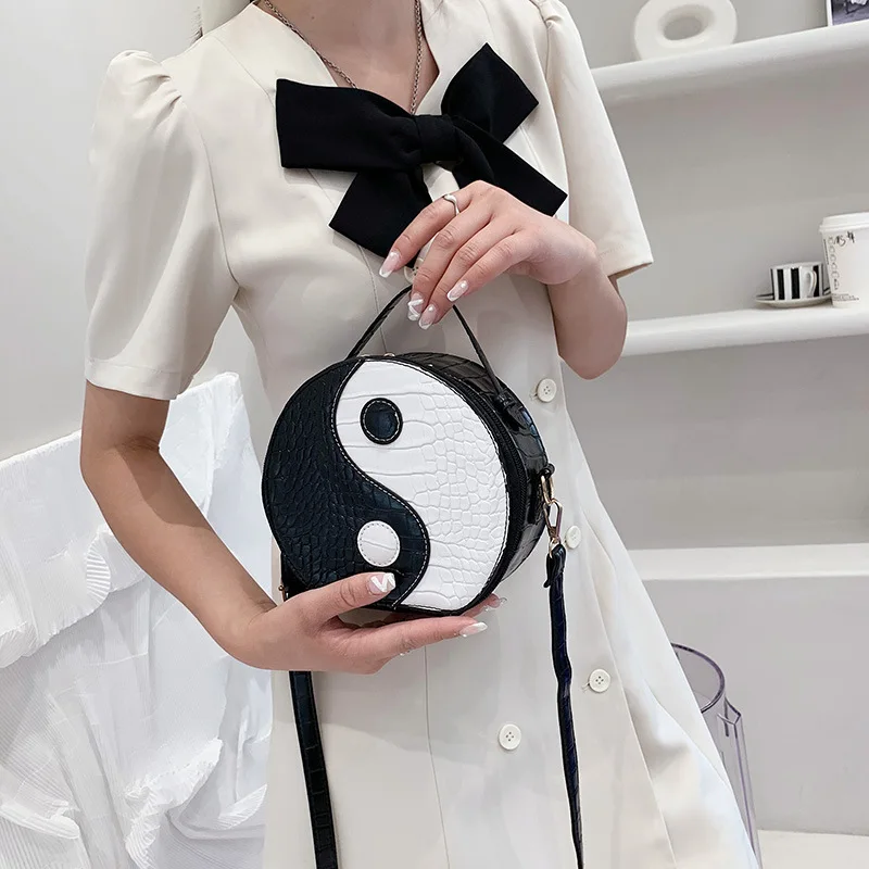 Women's Alligator Pattern Small Shoulder Bag Tai Chi Print Round Crossbody Female Soft Pu Leather Ball Bag Lady Circular Handbag
Women's Alligator Pattern Small Shoulder Bag Tai Chi Print Round Crossbody Female Soft Pu Leather Ball Bag Lady Circular Handbag