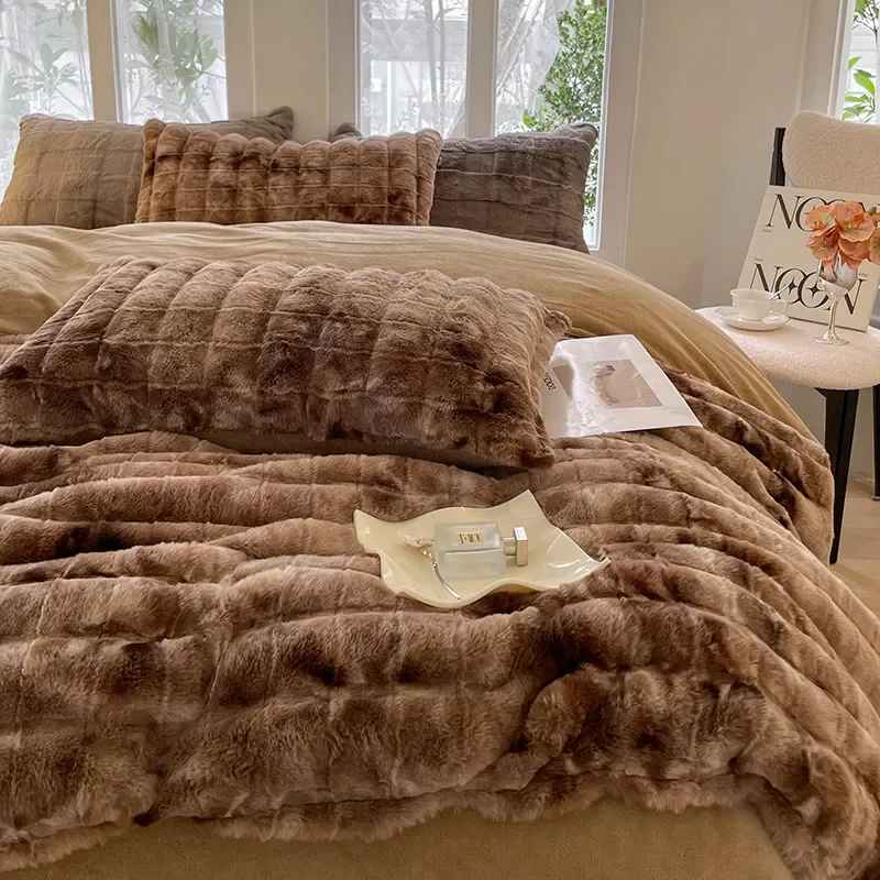 Faux Rabbit Fur Autumn Winter Warm Bedding Set Plush Skin Friendly Breathable Warmth Duvet Cover Set Queen Cozy Quilt Cover Sets
Faux Rabbit Fur Autumn Winter Warm Bedding Set Plush Skin Friendly Breathable Warmth Duvet Cover Set Queen Cozy Quilt Cover Sets