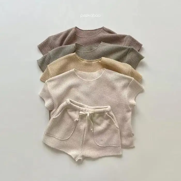 Infant children's clothing fashion casual short-sleeved homewear suits loose and lazy wind knitted sports suits parent-child
Infant children's clothing fashion casual short-sleeved homewear suits loose and lazy wind knitted sports suits parent-child