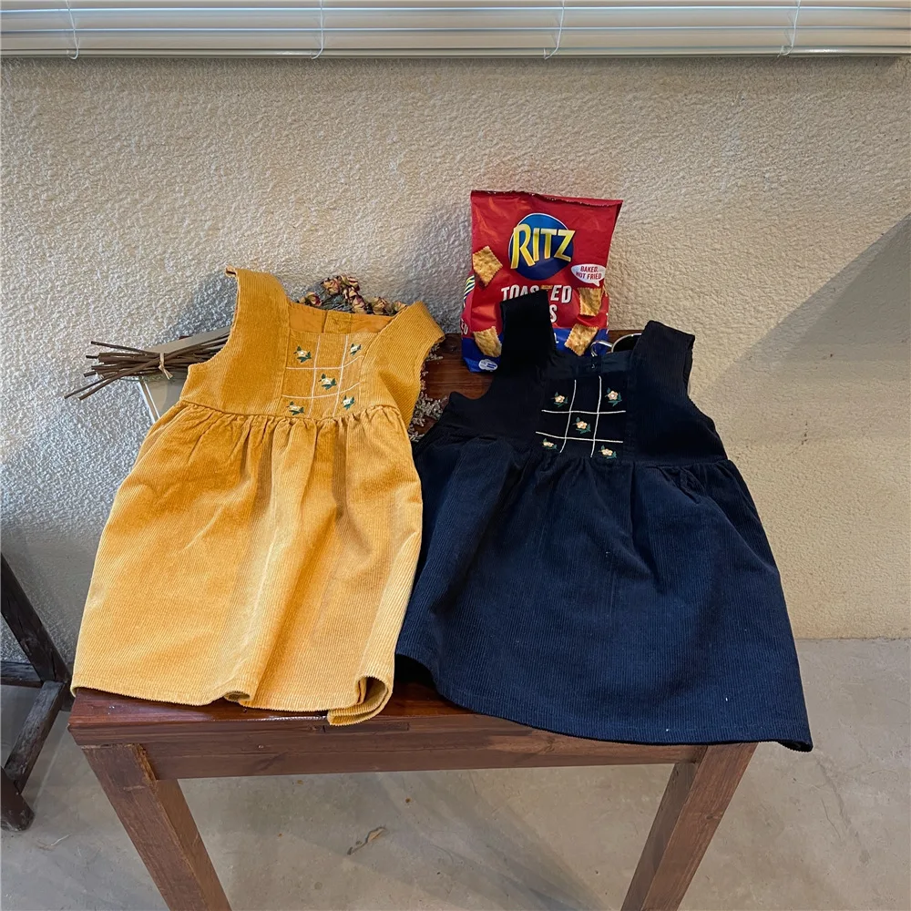 Girls Autumn Clothes 2022 New Dress Corduroy Children Dress Princess Cotton Knee Length Sleeveless Floral Regular Girls Dress
Girls Autumn Clothes 2022 New Dress Corduroy Children Dress Princess Cotton Knee Length Sleeveless Floral Regular Girls Dress
