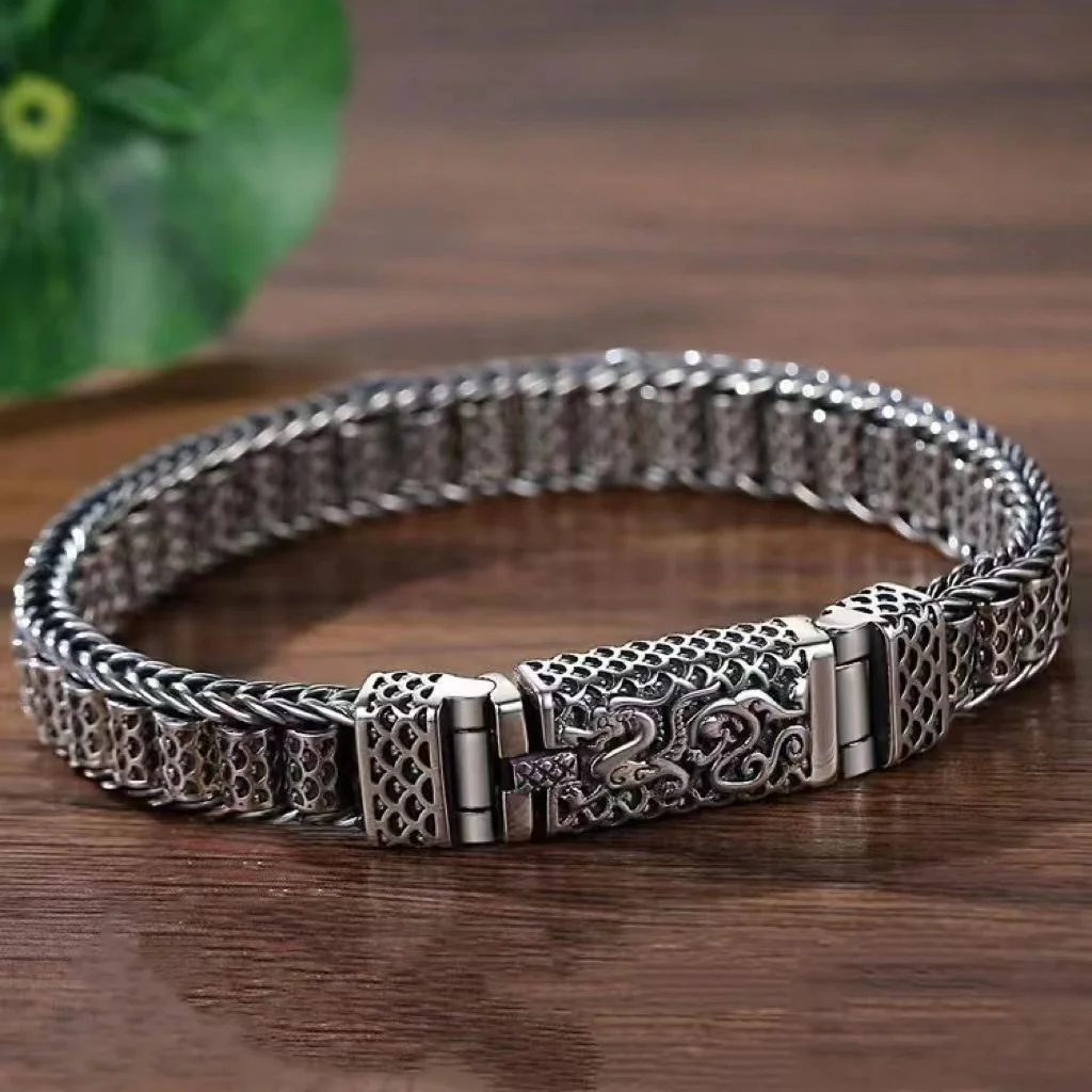 Fashion jewelry rattan grass pattern woven bracelet for men retro accessories punk dragon scale domineering men's chain
Fashion jewelry rattan grass pattern woven bracelet for men retro accessories punk dragon scale domineering men's chain