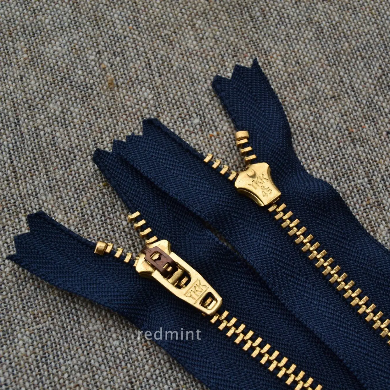 5-piece YKK Zipper, Size 3, Gold, Copper, Y Teeth, Closed Tail, Dark Blue Suit Pants, Placket, Jeans, Copper Metal Wire Pull
5-piece YKK Zipper, Size 3, Gold, Copper, Y Teeth, Closed Tail, Dark Blue Suit Pants, Placket, Jeans, Copper Metal Wire Pull