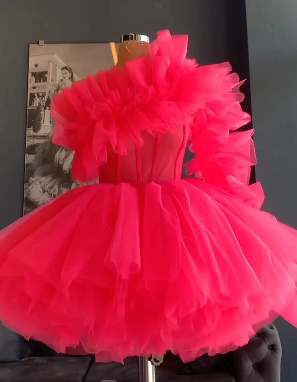 Hot Pink Ruffles Homecoming Dresses African Birthday Party Ruched Mesh One Shoulder Mini Prom Gowns Fuchsia Dress
Hot Pink Ruffles Homecoming Dresses African Birthday Party Ruched Mesh One Shoulder Mini Prom Gowns Fuchsia Dress