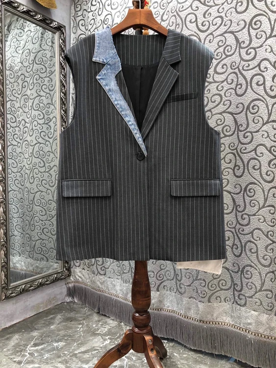 2022 new women fashion striped lapel stitching denim loose vest top 614
2022 new women fashion striped lapel stitching denim loose vest top 614