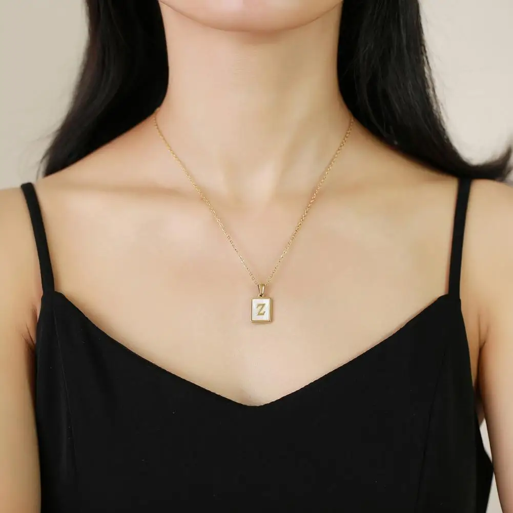 Женское Ожерелье, квадратная цепочка с подвеской А-Z, с геометрическим покрытием, яркое блестящее ожерелье для подарка на вечеринку 
Женское Ожерелье, квадратная цепочка с подвеской А-Z, с геометрическим покрытием, яркое блестящее ожерелье для подарка на вечеринку