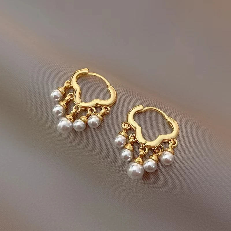 2022 new light luxury cloud tassel pearl pendant earrings female niche design high-end fashion all-match women's earrings
2022 new light luxury cloud tassel pearl pendant earrings female niche design high-end fashion all-match women's earrings
