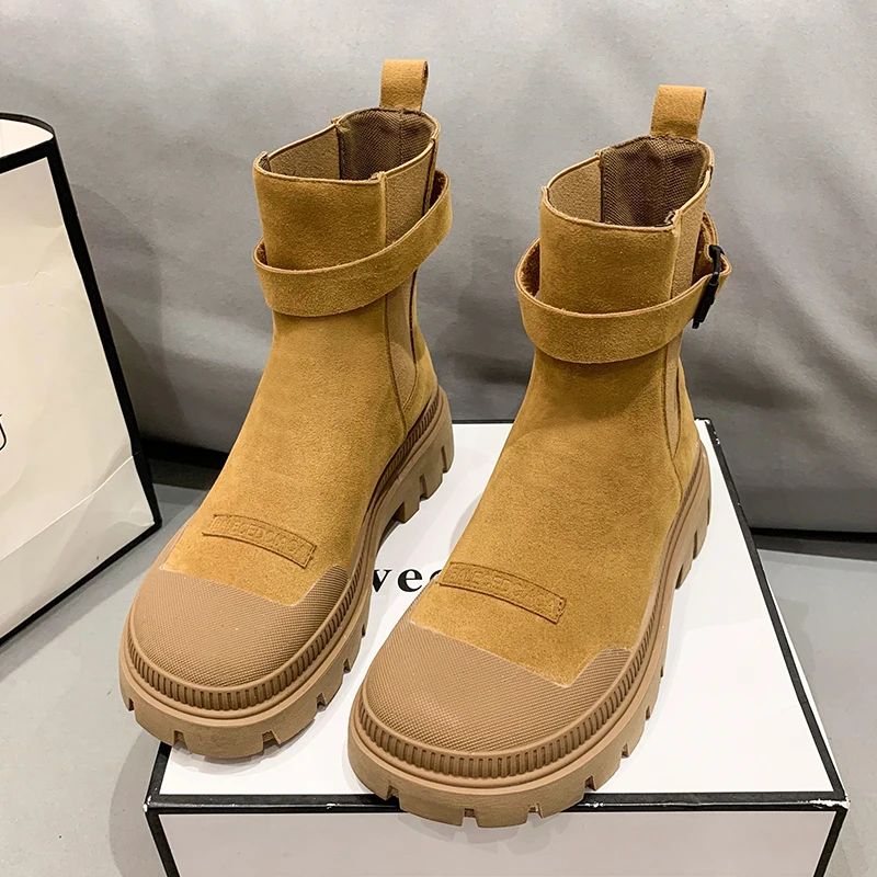 New Women Shoes Genuine Leather Boots Med Heels Martin Boots Mid Calf Flat Platform Designer Shoes Buckle Strap Zapatillas Mujer
New Women Shoes Genuine Leather Boots Med Heels Martin Boots Mid Calf Flat Platform Designer Shoes Buckle Strap Zapatillas Mujer