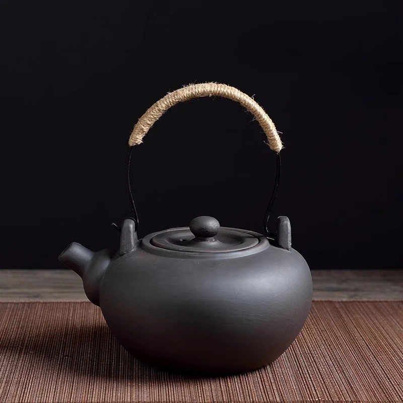 Фиолетовый глиняный чайник JINGDE TEA SET
Фиолетовый глиняный чайник JINGDE TEA SET