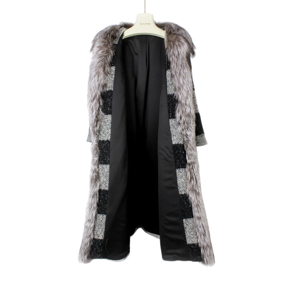 GTGYFF High Quality Wool Tweed Coat Large Collar Women's Thickened Fox Fur Overcoat Fashion Female Warm Outwear Plaid Oversize 
GTGYFF High Quality Wool Tweed Coat Large Collar Women's Thickened Fox Fur Overcoat Fashion Female Warm Outwear Plaid Oversize