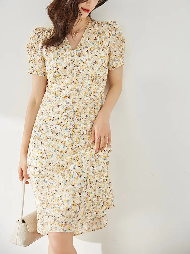 Women's Fresh Floral Print Midi Dress Puff Sleeve V-Neck Elegant Pastoral Style Ladies 2022 New Slim Waist Wrap Long Robe
Women's Fresh Floral Print Midi Dress Puff Sleeve V-Neck Elegant Pastoral Style Ladies 2022 New Slim Waist Wrap Long Robe