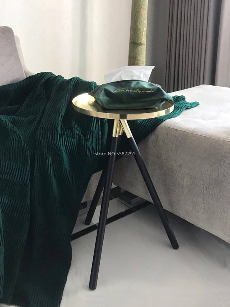 Nordic Minimalist Creative Golden Round Tea Table Solid Wood Sofa Desk Living Room Tables Coffee bedside table end tables
Nordic Minimalist Creative Golden Round Tea Table Solid Wood Sofa Desk Living Room Tables Coffee bedside table end tables