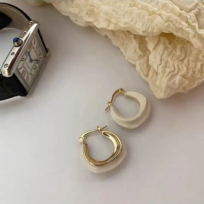 French Retro Geometric Irregular Round Earrings (Female INS), Simple Design, Fashionable Metal Earrings And Earrings
French Retro Geometric Irregular Round Earrings (Female INS), Simple Design, Fashionable Metal Earrings And Earrings