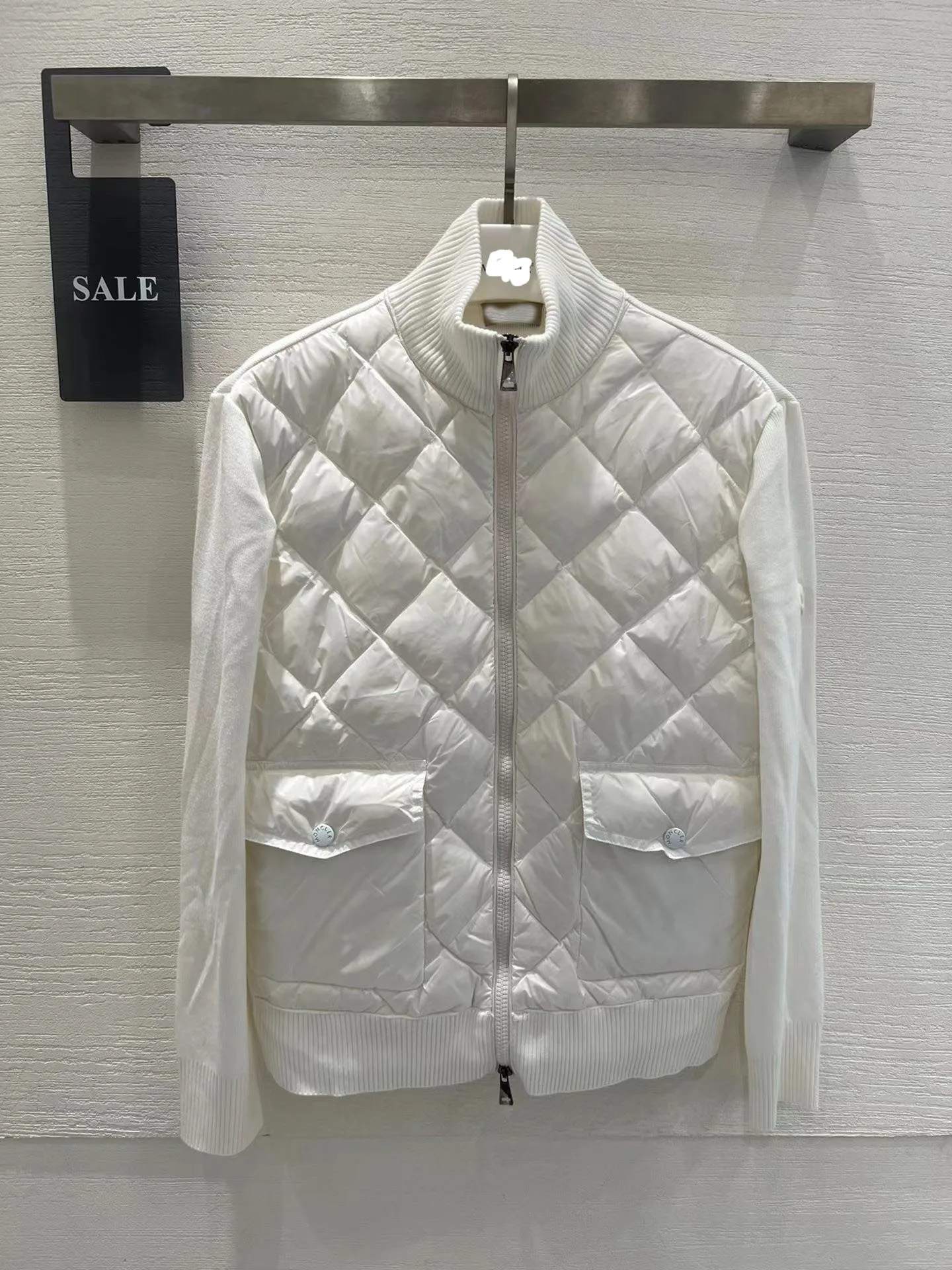 2022 M brand golf down jacket new stitching wool knitted cardigan women's short golf thin down jacket slim coat
2022 M brand golf down jacket new stitching wool knitted cardigan women's short golf thin down jacket slim coat
