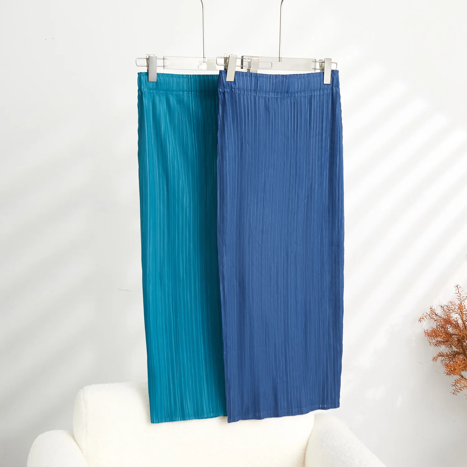 Split buttocks skirt half length skirt for summer mid length new elastic waist pleated half skirt for high-end women
Split buttocks skirt half length skirt for summer mid length new elastic waist pleated half skirt for high-end women