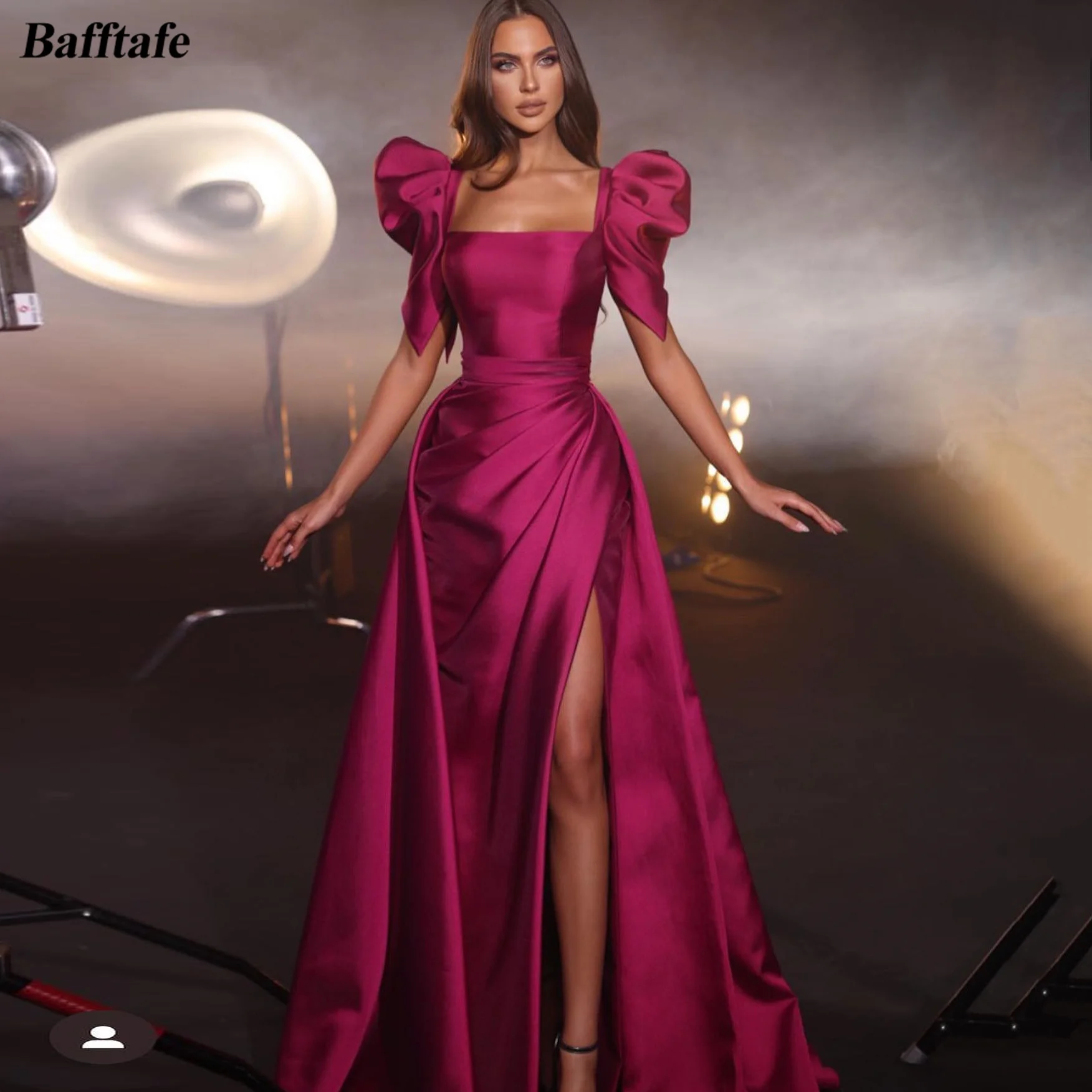 Вечернее платье-Русалка с коротким рукавом, с разрезом сбоку
Вечернее платье-Русалка с коротким рукавом, с разрезом сбоку