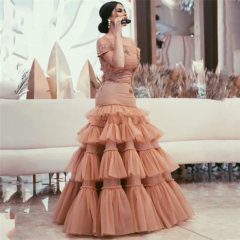 Arabic Formal Dress Applique Zip Back Tulle Prom Gowns Layered Off Shoulder abiye Strapless Mermaid Long Evening Gowns Beading
Arabic Formal Dress Applique Zip Back Tulle Prom Gowns Layered Off Shoulder abiye Strapless Mermaid Long Evening Gowns Beading