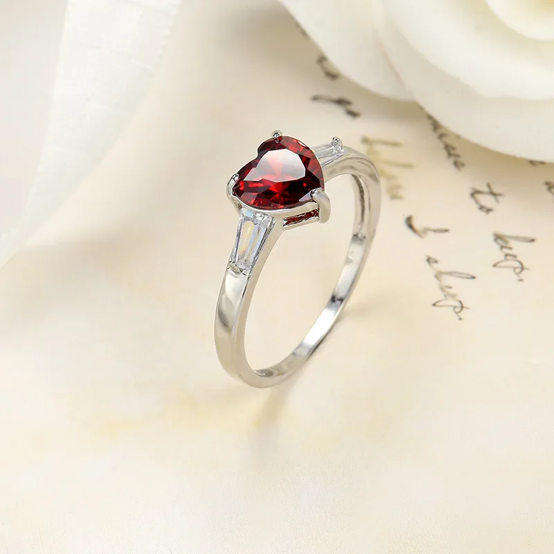 2022 New Romantic Red Color Heart Zircon Ring Women's Fashion Jewelry Simple Elegant Wedding Rings Best Gift for Girlfriend
2022 New Romantic Red Color Heart Zircon Ring Women's Fashion Jewelry Simple Elegant Wedding Rings Best Gift for Girlfriend