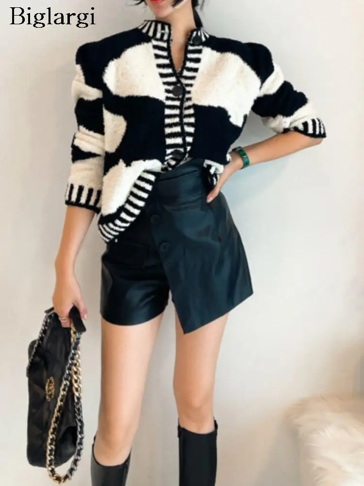 Knitted Autumn Sweater Coat Women Korean Modis Striped Print Ladies Cropped Cardigans Casual Loose Long Sleeve Woman Coat 2023
Knitted Autumn Sweater Coat Women Korean Modis Striped Print Ladies Cropped Cardigans Casual Loose Long Sleeve Woman Coat 2023