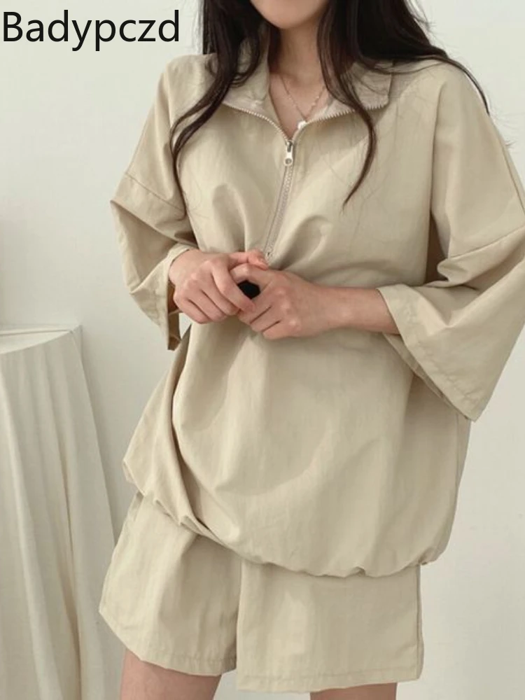 Badypczd Tracksuit High Neck Zipper Short Sleeve Top Gym Shorts Women's Two Piece Summer Fashion Loose Casual Sportswear Suits
Badypczd Tracksuit High Neck Zipper Short Sleeve Top Gym Shorts Women's Two Piece Summer Fashion Loose Casual Sportswear Suits