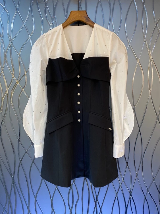 2022 new women fashion long-sleeved V-neck color-blocking stitching irregular breasted skirt dress 718
2022 new women fashion long-sleeved V-neck color-blocking stitching irregular breasted skirt dress 718