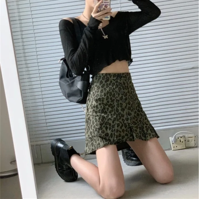 Small Pleated Niu'kou Skirt Women's 2022 Summer New High-waisted Design All-match Retro Leopard Print Half-length A-line Skirt 
Small Pleated Niu'kou Skirt Women's 2022 Summer New High-waisted Design All-match Retro Leopard Print Half-length A-line Skirt